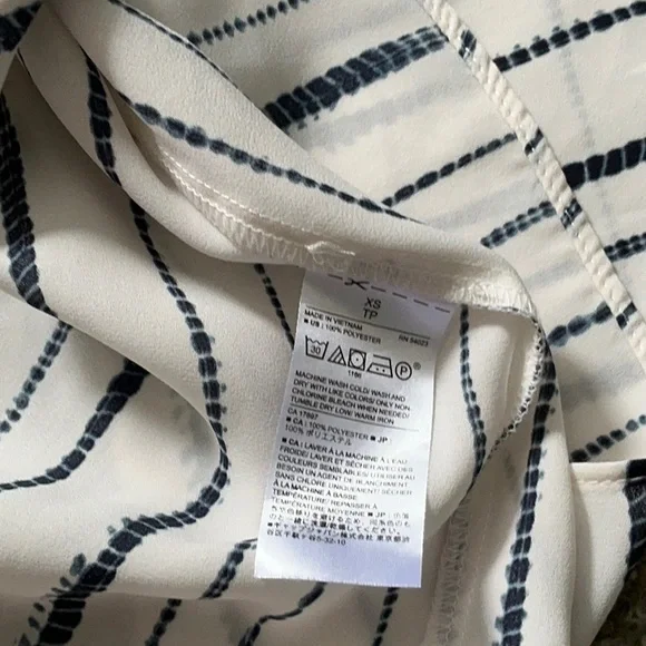 Banana Republic Striped Sleeveless Top - Picture 4 of 4